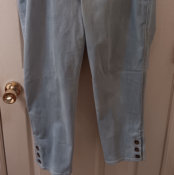 Chico's 2.5 Pull On Perfect Stretch Jeans Brand New With-Tag Women's 14SlimAnkle - Picture 2 of 13